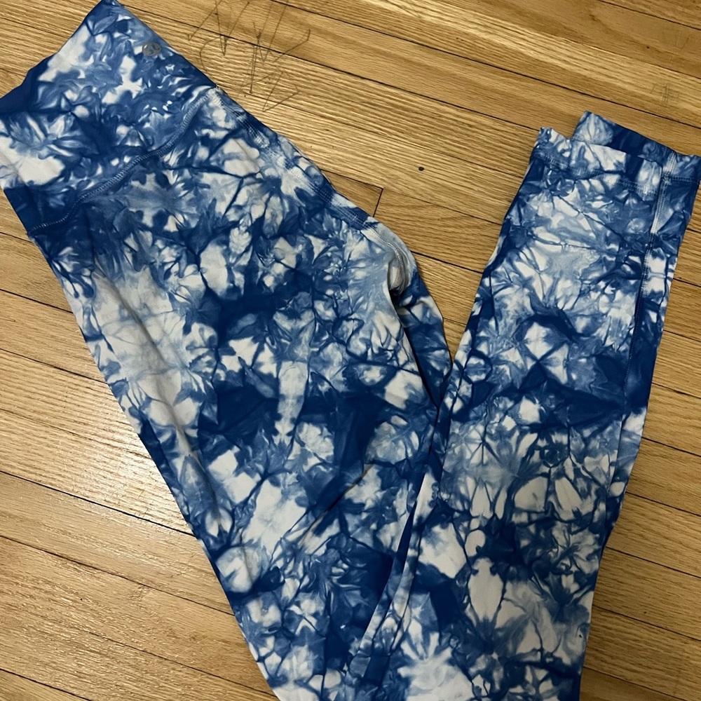 Lululemon Wonder Unders - Picture 1 of 1